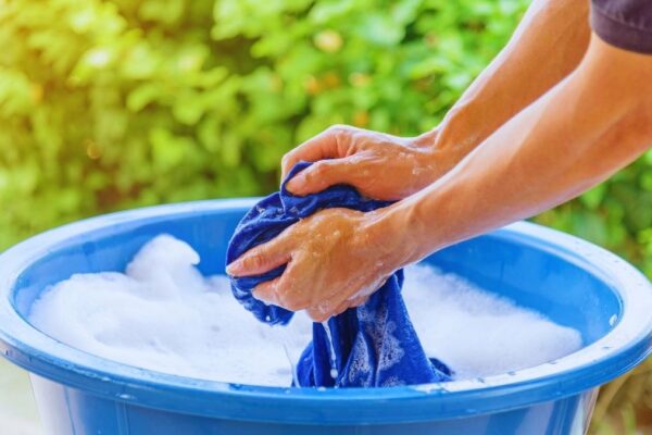 How to Wash Clothes to Remove Irritating Residue from Detergents